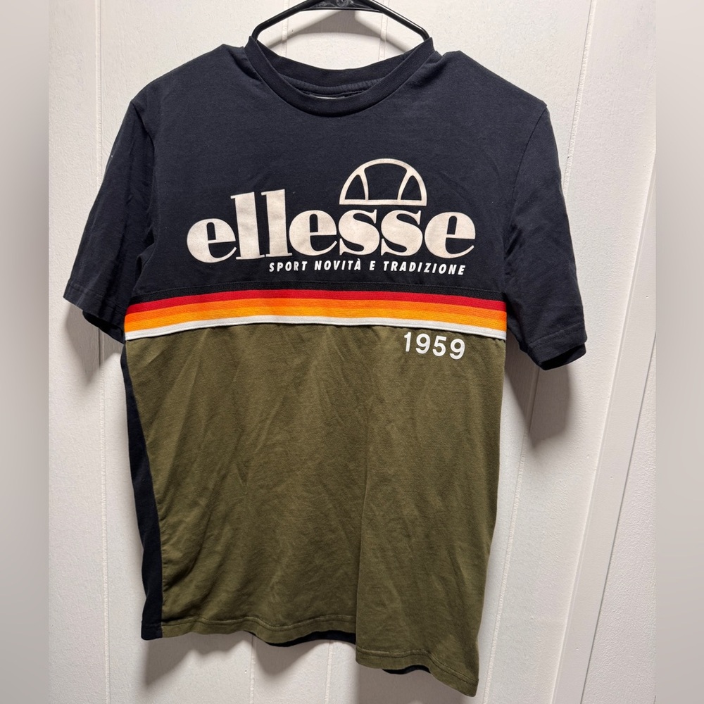Cult EllesseT-shirt in casual style